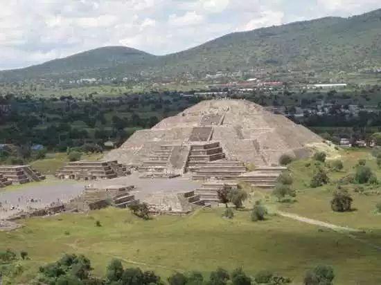 Pyramids of Teotihuacan:Mexico Once one of the great cities of the world, Teotihuacan s origins remain hotly debated.