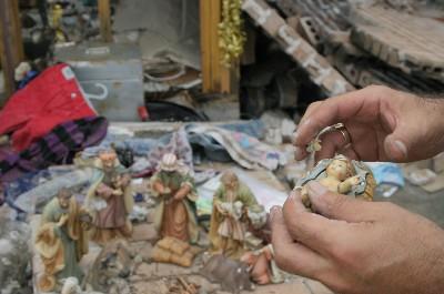 Grande Lagoon resident shows the nativity set he recovered from