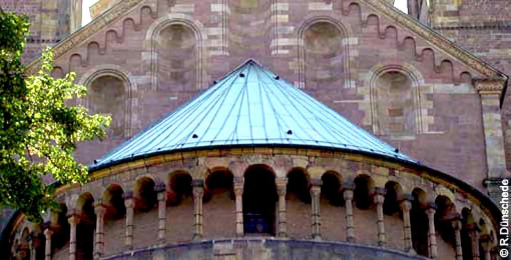 Speyer II, dwarf gallery a series of arches