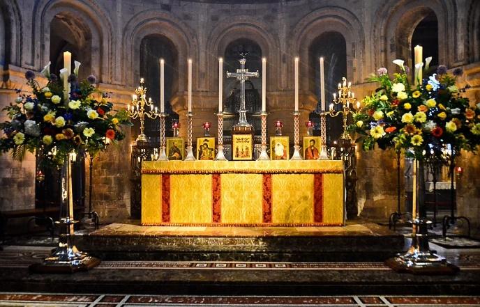 In the weeks following Easter Day on each Sunday: 11:00 Solemn Eucharist at the High Altar of The Great 18:30 Choral Evensong & Sermon (Benediction as indicated below) in The Great Sunday, 8 th April