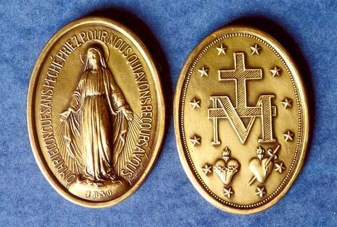 Great Sign, Part I, p.4; Pope Paul VI; May 13, 1967). Around the oval frame of the medal we read the words, "O Mary, conceived without sin, pray for us who have recourse to you.