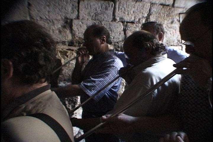 Five years later, on the Saturday morning of Yom Teruah, on September 30 th, 2000, in Jerusalem, a group of 27 believers began a walk from the Ben Hinnom Valley to the Gihon Spring, sounding 7 silver