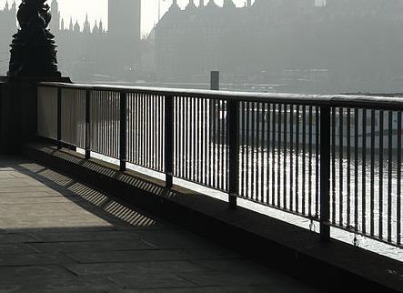 http://commons.wikimedia.org/wiki/file:thames_path_outside_county_hall.jpg CC BY-SA 3.