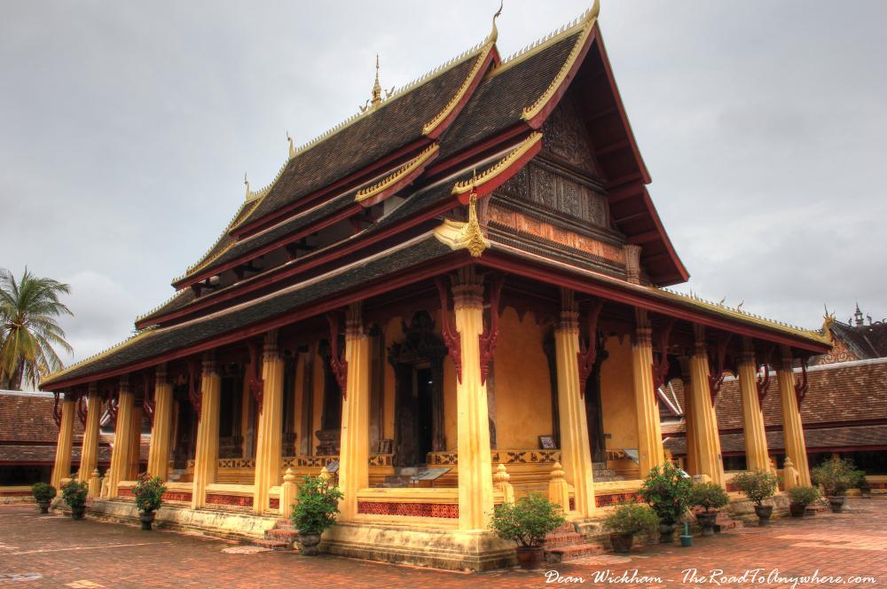 Wat Si Saket located in Vientiane is famous for its cloister wall housing thousands of tiny Buddha images and rows with hundreds of seated Buddhas.