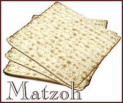 Mageed: The Bread of Affliction Holding the unity of 3 matzot Ha lachma anya di achalu avhatana b ara d Mitzrayim. Kol dichfin yeitei v yechol. Kol ditzrich yeitei v yifsach.