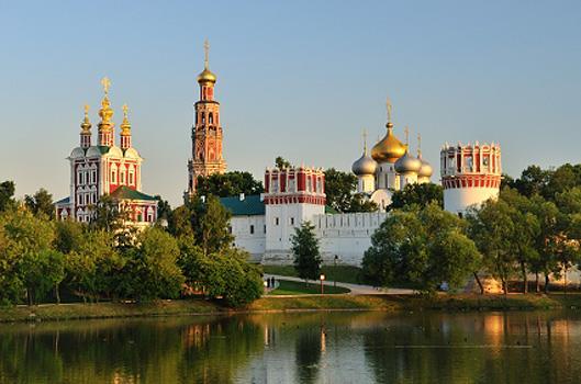 Novodevichy Convent Kolomonskoye Day 4 Monday, 3 rd October Morning visit to the New Maiden s