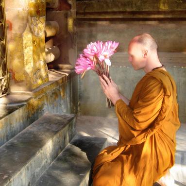 13 Breath Meditation noting 'Bud Dho' (UK 2009) [9] 14 Heart-Focused Loving-Kindness Meditation (UK 2009) [12] 15 Lotus Visualisation Loving Kindness Meditation (UK 2009) [13] 16 Meeting Lord Buddha