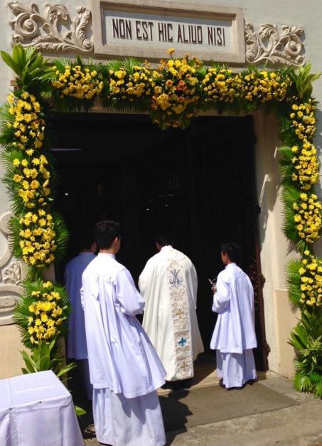 APRIL 3, 2016 OPENING OF THE DOOR OF CHARITY IN SJBP In communion with all the parishes in the Archdiocese of Manila, we opened our Door of Charity (left door by the main entrance) last April 3,