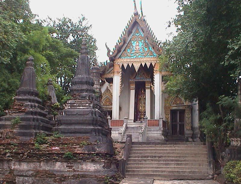 Wat Khao Yisan Samutsongkhram Monastery Museums in