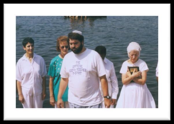 TIKVAT YISRAEL MESSIANIC SYNAGOGUE Why We Mikvah A Messianic Jewish Definition of the Ritual of Water Immersion Rabbi Eric 5/1/2014 Rabbi Eric performing a public Mikvah Service in the late 1990 s