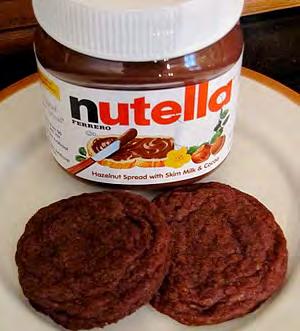 Delicious Nutella Cookies 1 cup Nutella 1 cup all-purpose flour 1 whole egg Preheat oven to 350 F. Blend all ingredients together well. Form into 1 balls. Place on a cookie sheet.
