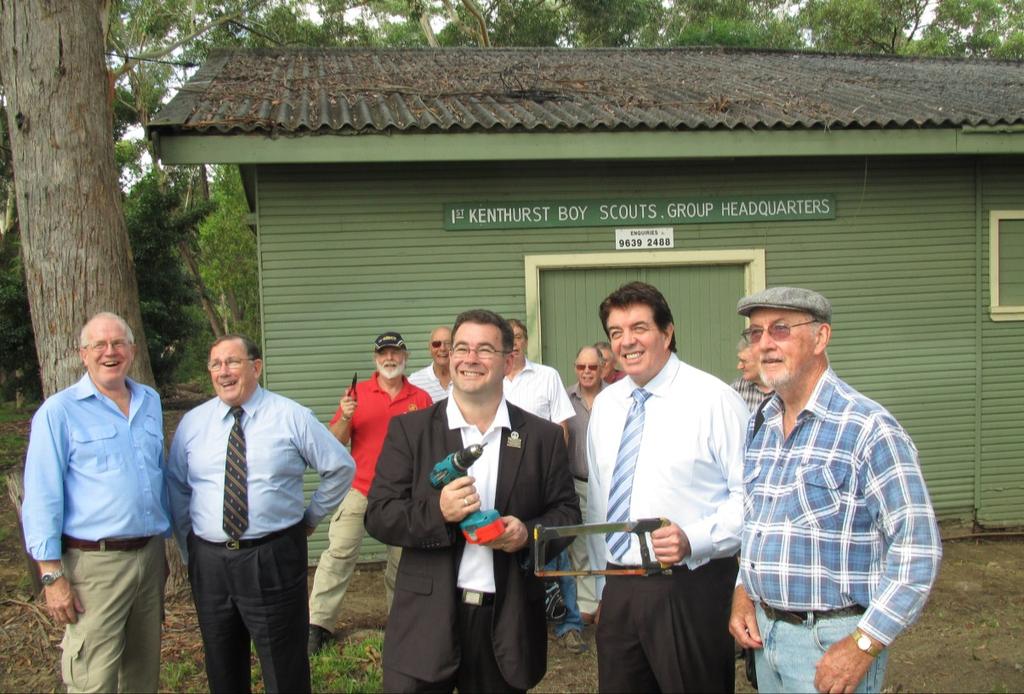 Kenthurst Men's Shed Last Friday, the Hills Shire Mayor, Greg Burnett and the Member for Hawkesbury, Ray Williams visited the proposed Men s Shed building at the