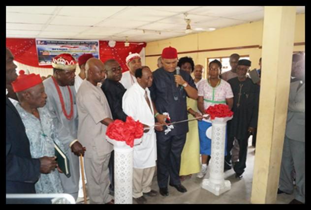 We are grateful to News Agency of Nigeria for permitting HIMM visit to Eziama - Henry Chitom Imo state commissioner for Health Dr Ihejirika, Prof A.D.W. Acholonu, Lolo Leslie Okere and gov t dignatries cut the ribbon to declare the mission open at Awaka journalist Chilee Agunana to cover our mission.