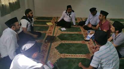 NSW Amila Refresher Course With the grace of Allah, on 15th Jan 2017 NSW Qaideen (Chapter Presidents) and their local Amla (Office bearers) refresher course was held in the upper hall of Baitul Huda