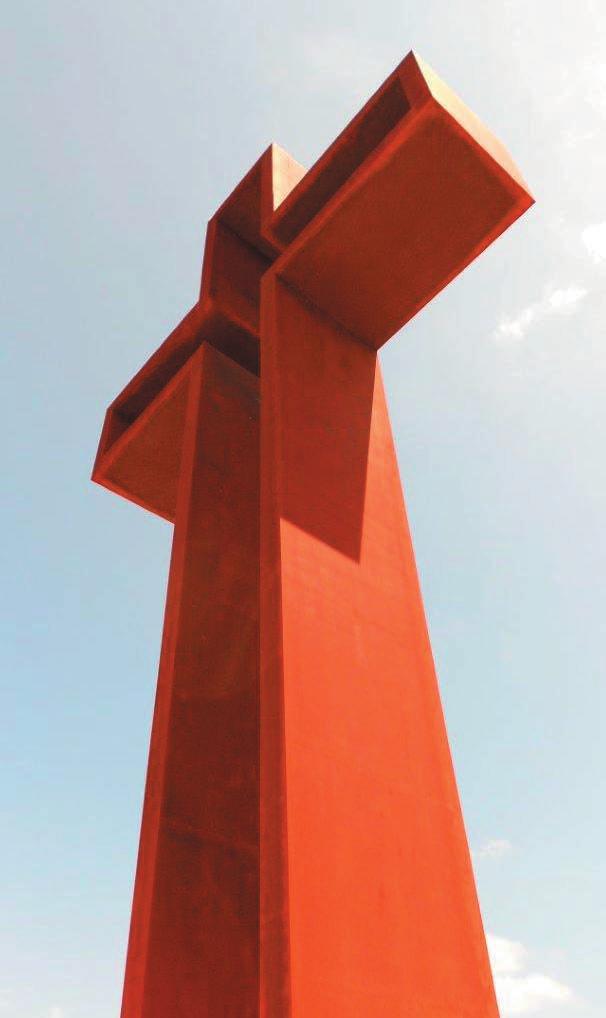 Meanings from the Kerrville Cross By Elizabeth Glover When heading up Benson Road to The Empty Cross TMT, overlooking I-10 here in Kerrville, it comes to