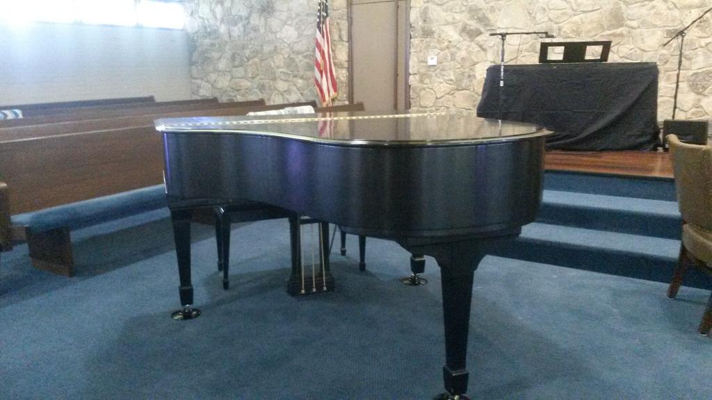 RHCC Stewardship In Mo<on New in the Sanctuary We are so blessed to have been gifted a Steinway Baby Grand piano by Barry Graham.