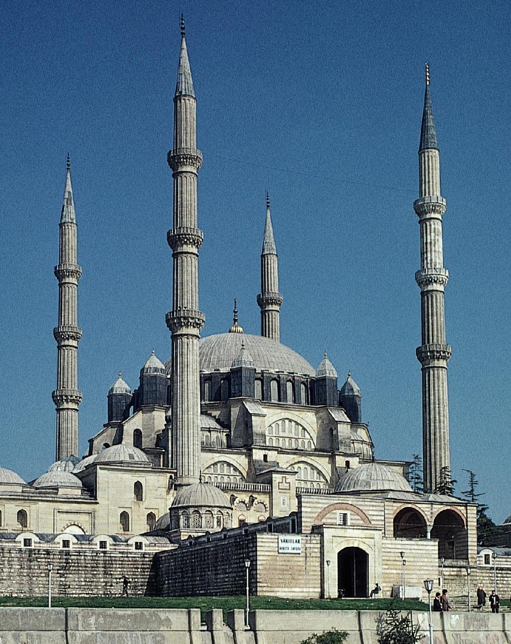 Khan Academy video #84 Mosque of Selim II Exterior