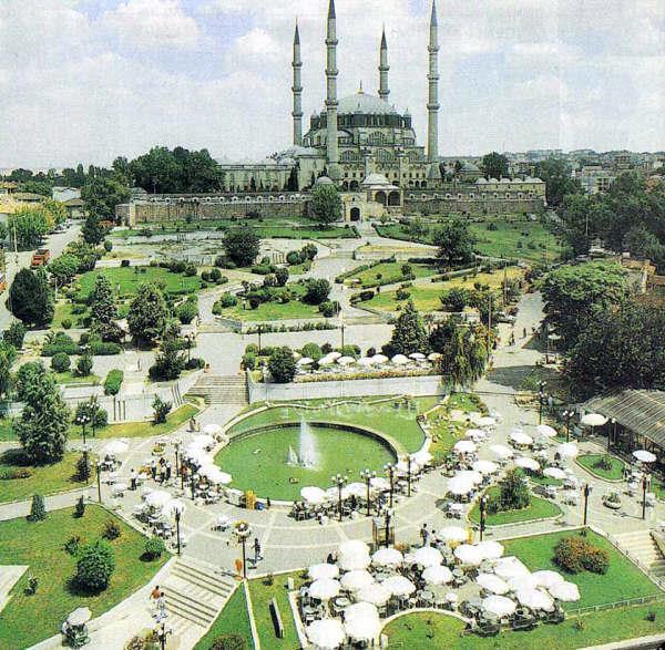 Part of a complex including a hospital, school, library, etc Sinan was chief court architect for Suleyman the Magnificent (c.