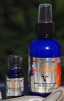 Hummingbird medicine stimulates love, opens the heart and spreads joy. Contains Carnelian and Citrine chips.