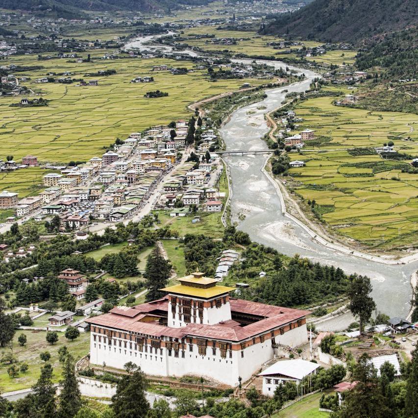 The Kyichu Lhakhang temple complex consists of three temples. The first was built in 1652 on the site of the Guru Rinpoche's meditation in the 8th century.