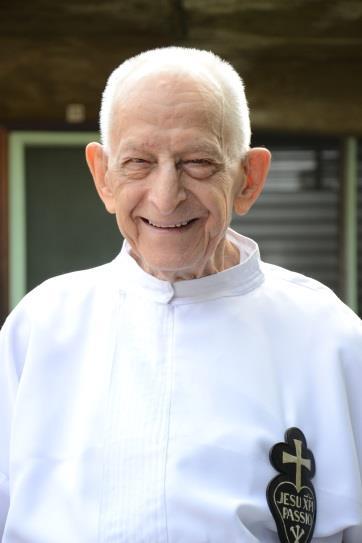 Fr. Hilarion Walters, CP (1918-2013) Fr. Gwen Barde, C.P. The Philippine Province of the Passion of Christ (PASS) was stunned by the news of Fr. Hilarion Walter s death on July 7, 2013, at 10:30 a.m.