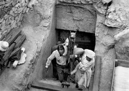 He died mysteriously at age 19. N3: His tomb has never been found. HOWARD Carter: Gentlemen, this 3 is the one place in the valley I haven t looked. Let s clear away all this debris.