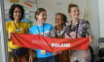 Starting Young Sharing the CLC Vocation during World Youth Day, Krakow, 2016 Below from left to right: - Polish members in the CLC booth: Waliszewska King, Ania Wilemak, Anna Haltof and Katarzyna