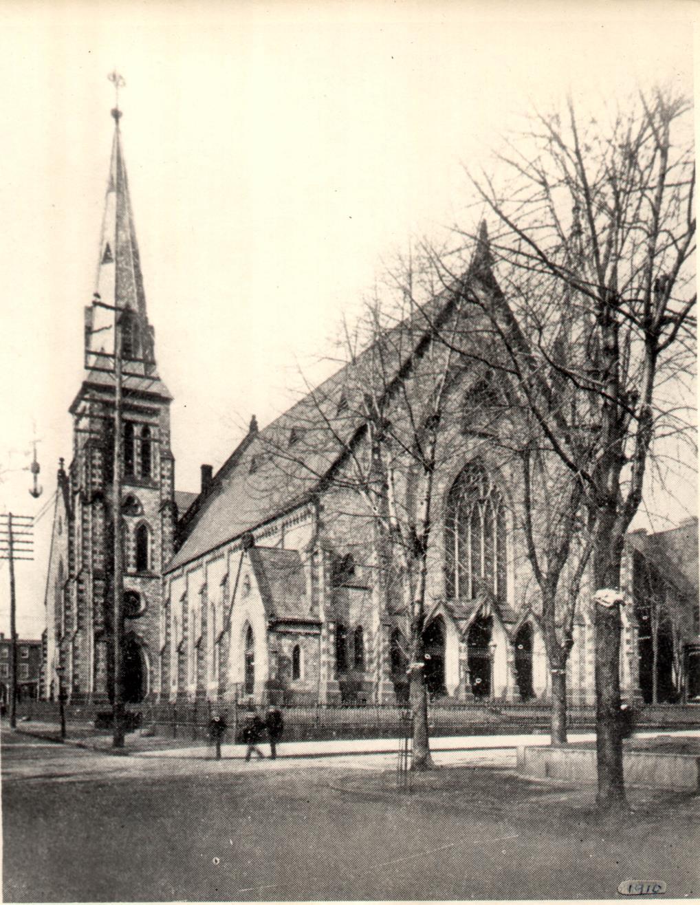 Grace Church from Ninth Street in 1910 Soot from the use of coal for heat in the city stained the stonework