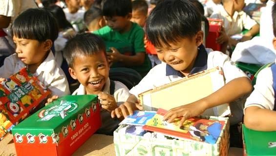 ******************************************* OPERATION CHRISTMAS CHILD Another exciting shoebox season is about to begin. Please help St.