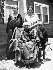 This picture of Martha Elizabeth is from Coll s shoe box. Behind her are Rilda and Rilda s daughter, Virgie Schlarb. Next to Martha is Bill Schlarb, Virgie s son.
