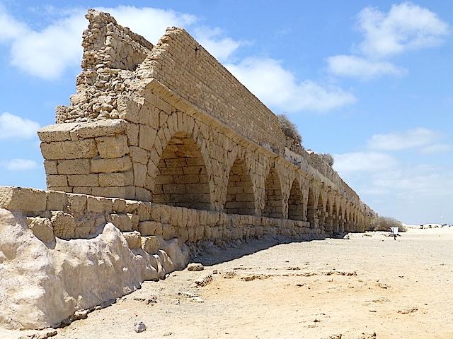 This new town, of course, needed an adequate and constant supply of water. To provide such, Herod s planners engineered an aqueduct system that brought water from ca. 7 km northeast of the town.