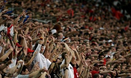 The Mexican Wave Pressing on