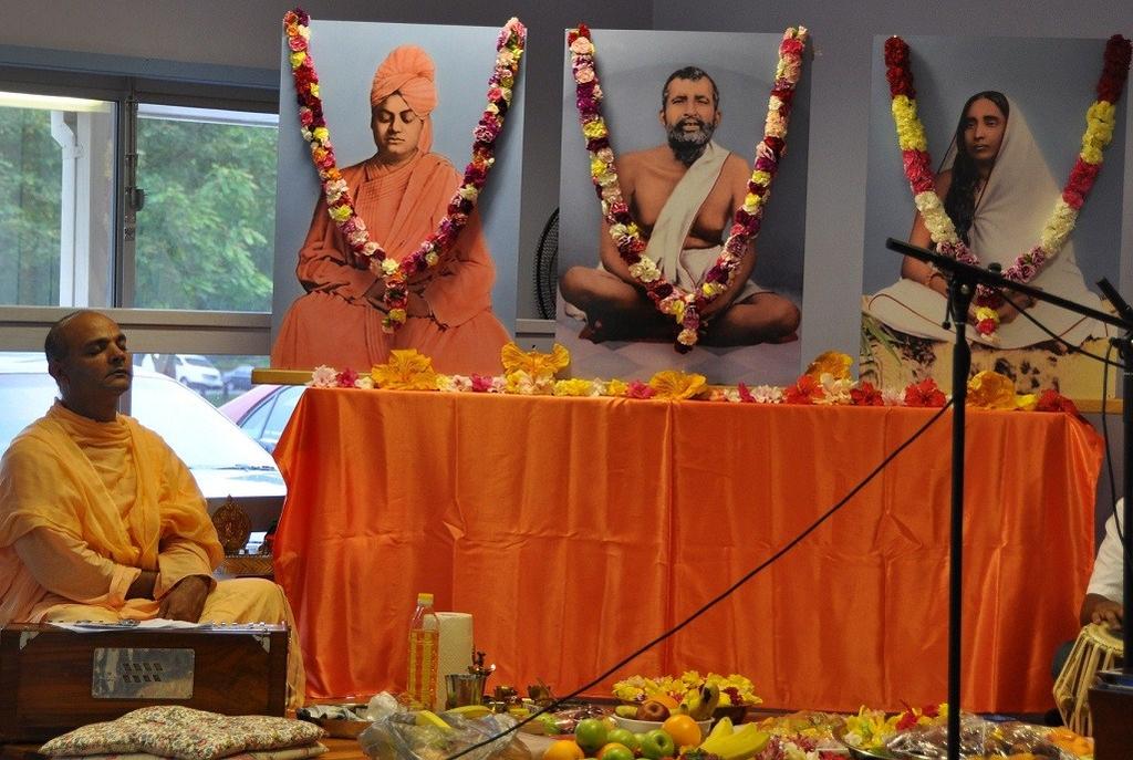 News from and activities of the Vedanta Centres of Australia and New Zealand For the period from January 2011 to May 2011 ADELAIDE CENTRE Monthly activities: a) Swami Sridharananda continued his