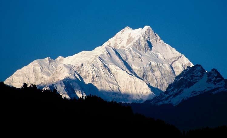 Mt. Kanchenjunga 3rd highest peak on Earth. will visit a tea factory and a Tibetan refugee center. Overnight in Darjeeling. Day 4 Darjeeling Mt.