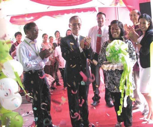 ~ Good News from PEM Churches ~ KLANG ADVENTIST COMMUNITY OFFICIAL OPENING SHARED BY MRS JANE YAP: On Apr 4 at Taman Chi Liung, Klang, the heat did not dissuade the crowd from congregating during the