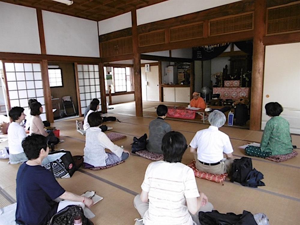 Nagoya Satsanga On the 10th of June, Swami Medhasananda (Maharaj) gave a discourse during a full day satsanga held by Aigi Yoga Ryohoshikai (Aigi Yoga Therapists Association) at the Tokugenji Temple