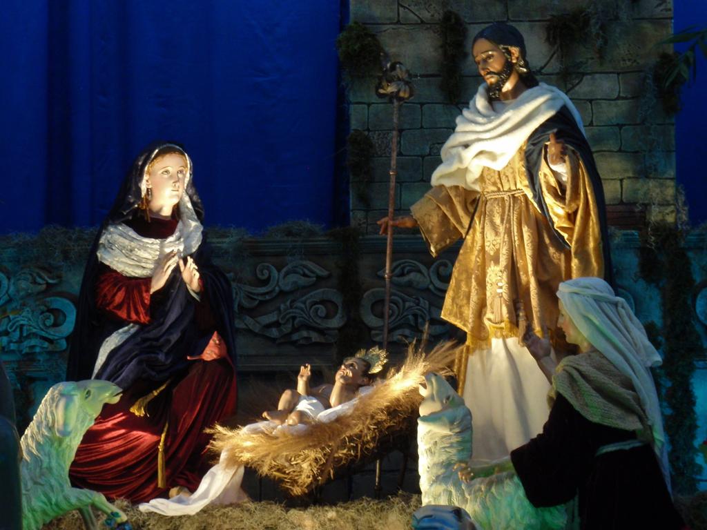 Fourth Sunday of Advent & Christmas December 22 & 25, 2013 Lord, bless all who look upon this manger.