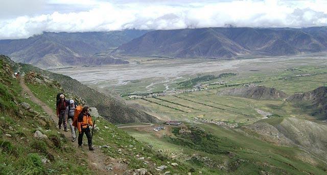 This is an excellent trek, combining the historical and religious sites with the natural beauty of the high nomadic areas.