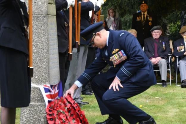 Peterborough remembers ANZAC day The sacrifices made by Australian and New Zealand soldiers 100 years ago were remembered at a Peterborough grave side.