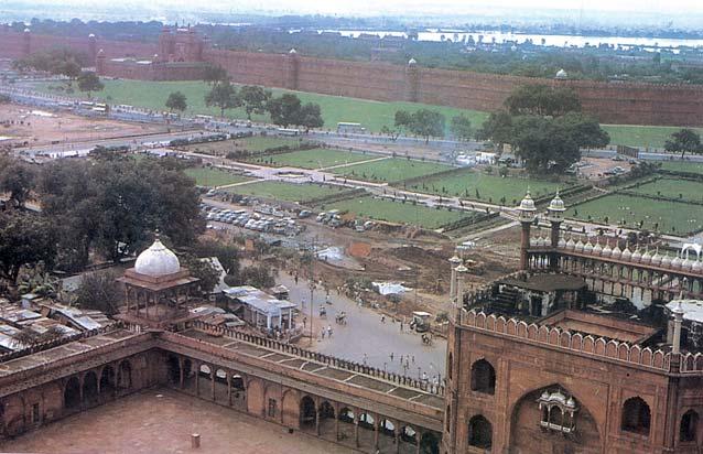 The British wanted Delhi to forget its Mughal past. The area around the Fort was completely cleared of gardens, pavilions and mosques (though temples were left intact).