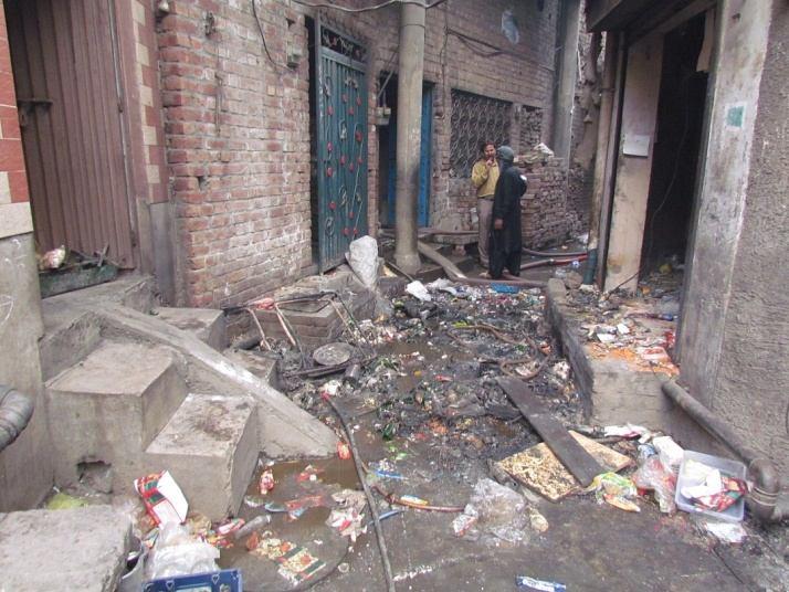 LAHORE: A frenzied mob on Saturday went on rampage, torching over 100 houses in Joseph Colony in Lahore's Badami Bagh area, Geo News reported. http://www.geo.tv/geodetail.aspx?