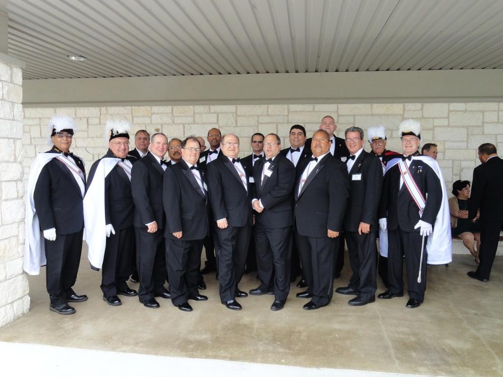 Volume 13, Issue 11 Page 5 4th Degree Welcomes New Sir Knights New Sir Knights Joining Bishop Reicher Assembly. 9 of the new Sir Knights are from our council. See the GK report.