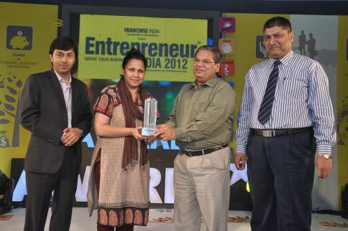 Emmaus Asia Newsletter Apr - June 2012 SERIES NO: 22 Social Entrepreneur of the Year Award - 2012 Franchise India in association with Bloomberg UTV presented the second National Convention