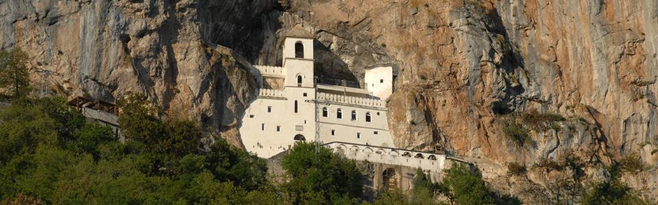 The Upper monastery, which is situated at 900 meters above the sea level to the vertical rock, consists of two churches.