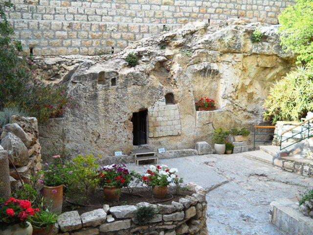 Garden Tomb The Garden Tomb is believed by many to be the garden and sepulcher of Joseph of Arimathea, and therefore a possible