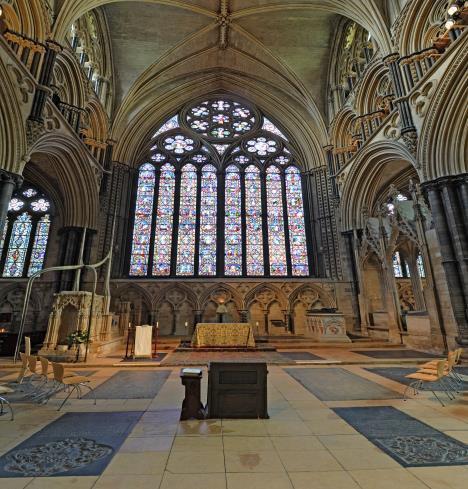 Before long the country was plunged into civil war again as King Stephen and mpress Mathilda fought for seventeen years for control and in this period, probably around 1141 the Cathedral was damaged