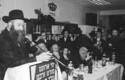 Zalman Liberow sitting together with Rabbi Gershon Zvi (Hershy)