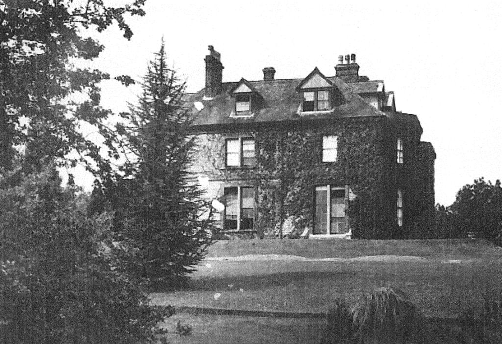 STANTON HOUSE HISTORY FROM THE BEGINNING When the Stanton House Trust was established in 1978, the house had already been standing for nearly a century.