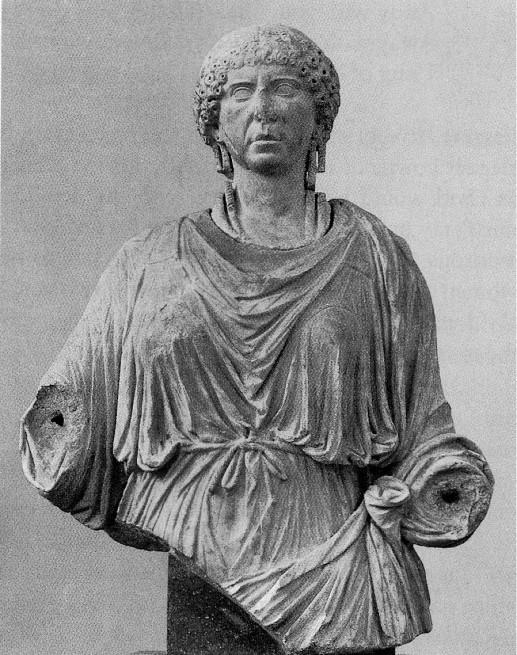 Figure 12: Statue of Matron Wearing Stola [height 88cm], Parma, Museo Nazionale inv.