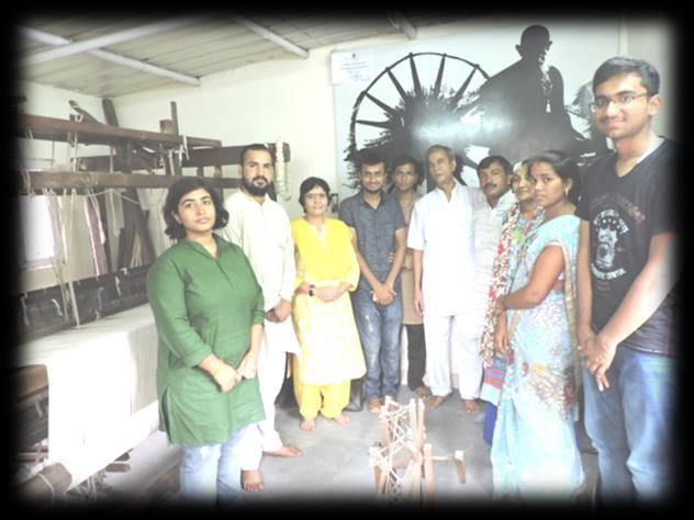 Students of Khaddi prakshalan certificate course being run at Gandhi Bhawan, took part in